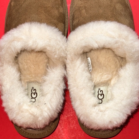 UGG Womens 7 Nita Suede Sheepskin Slip-On Slippers Chestnut Water Resistant FLAW - Picture 8 of 10